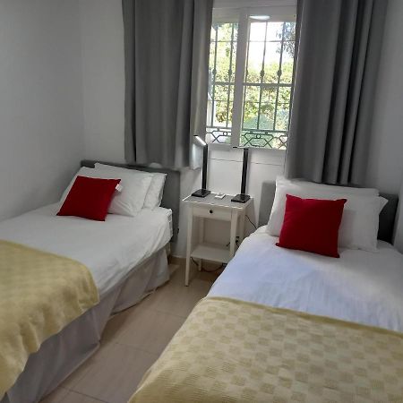 Refurbished 2-Bed Apartment Burriana Beach. Nerja Kültér fotó