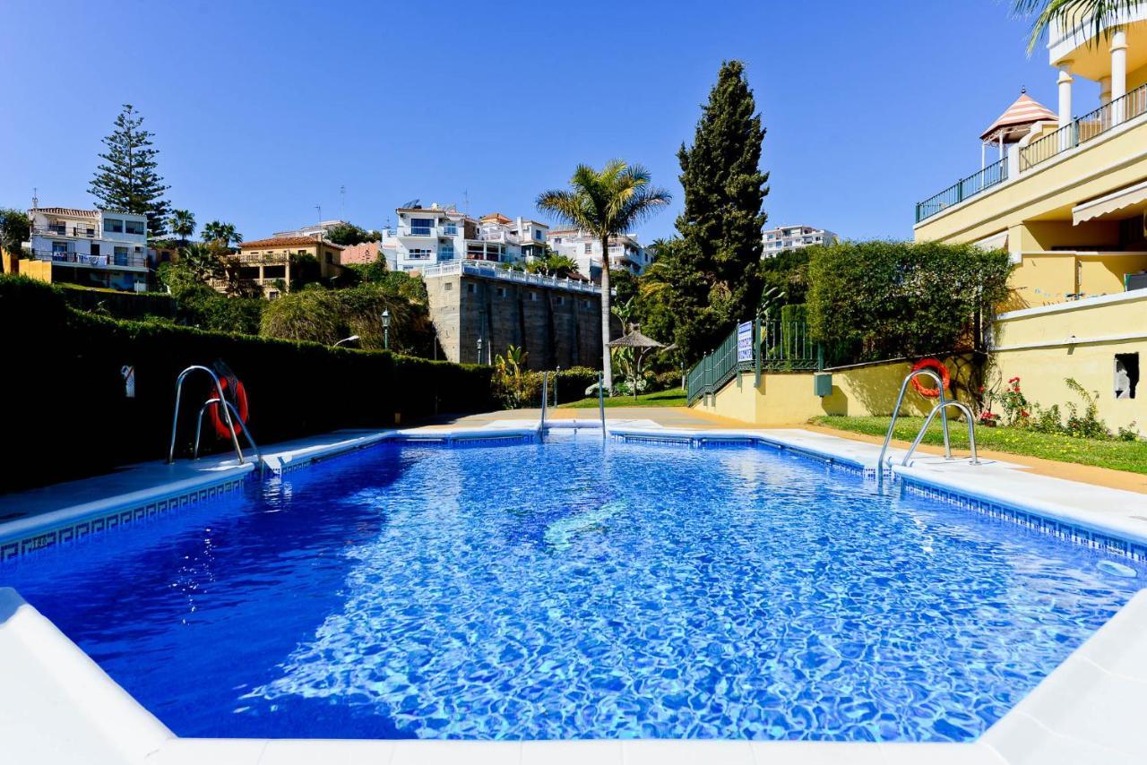 Refurbished 2-Bed Apartment Burriana Beach. Nerja Kültér fotó