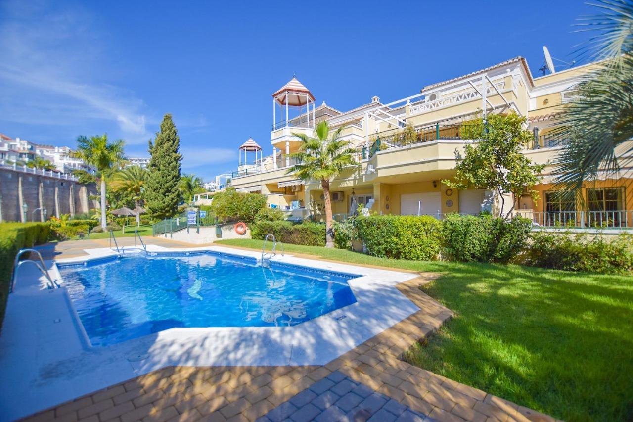 Refurbished 2-Bed Apartment Burriana Beach. Nerja Kültér fotó