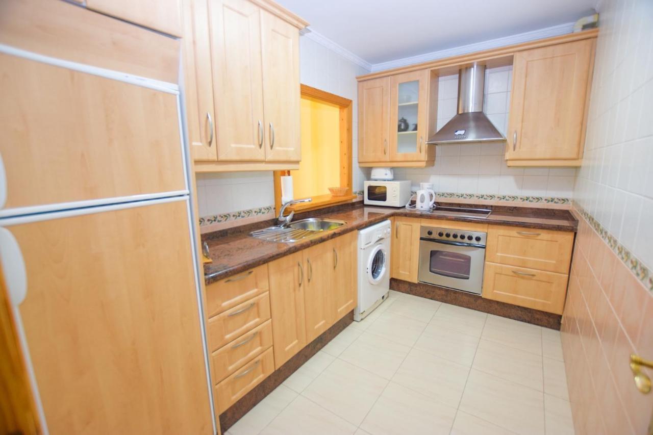 Refurbished 2-Bed Apartment Burriana Beach. Nerja Kültér fotó