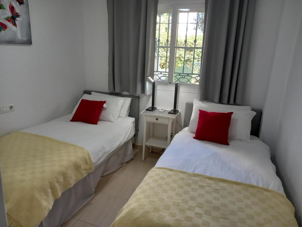 Refurbished 2-Bed Apartment Burriana Beach. Nerja Kültér fotó